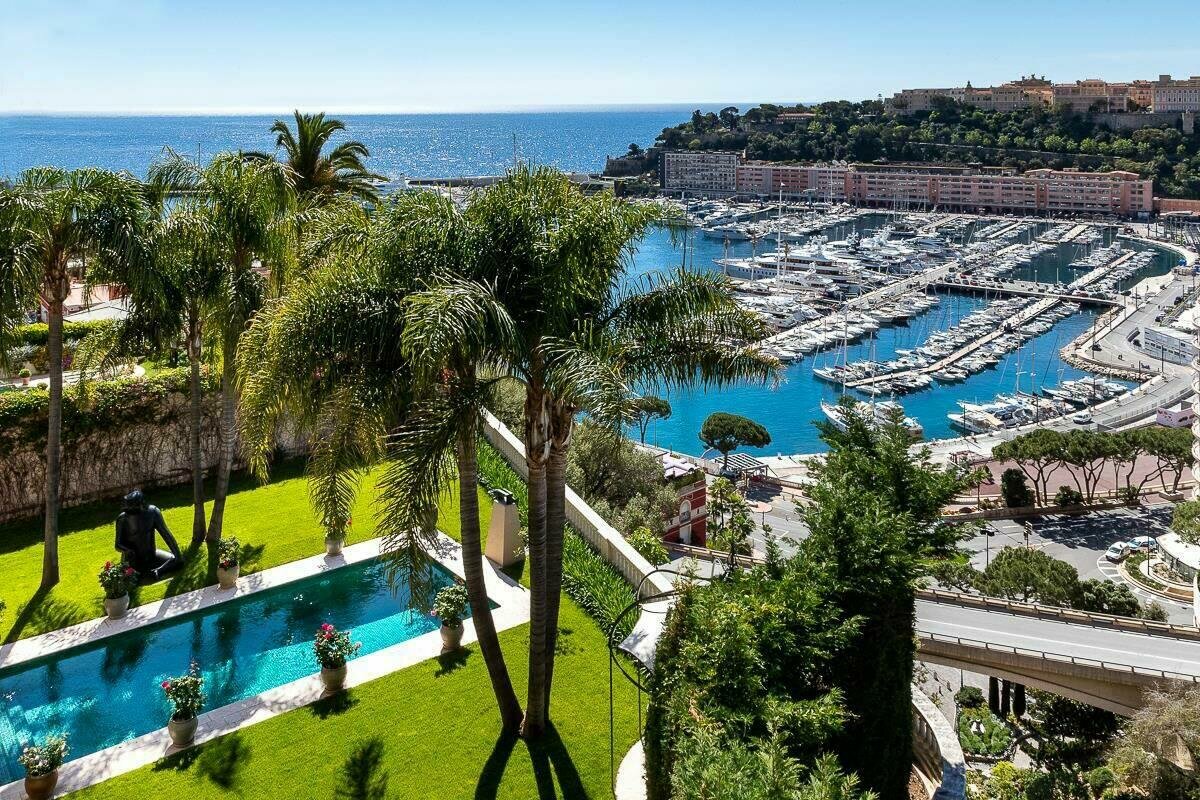 Villa Hermosa: Elegant 3 Room Apartment in Carrè d'Or - 1/7