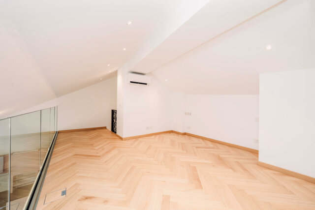 CONDAMINE – DERNIER ÉTAGE 3/4 PIÈCES – ENTIÈREMENT RÉNOVÉ - 10/21