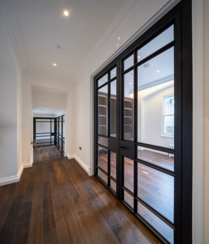 6 Charles Street, Mayfair – Appartamento Duplex con 3 Camere da Letto, Secondo e Terzo Piano - 2/13