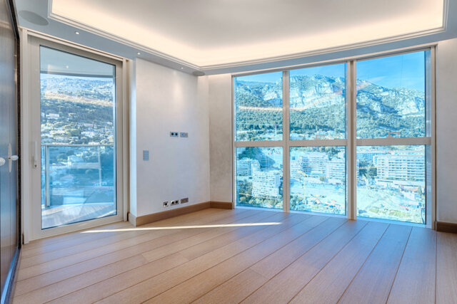 TOUR ODÉON – 5 ROOM APARTMENT ON A HIGH FLOOR FOR SALE - 7/13