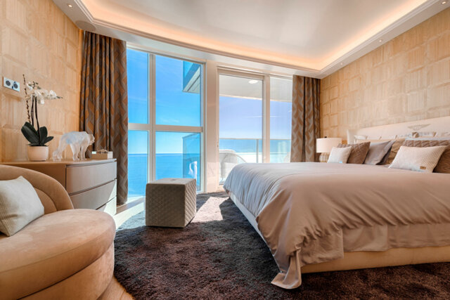 ODEON TOWER - HIGH FLOOR 4 BEDROOM APARTMENT FOR RENT - EAST - 4/13